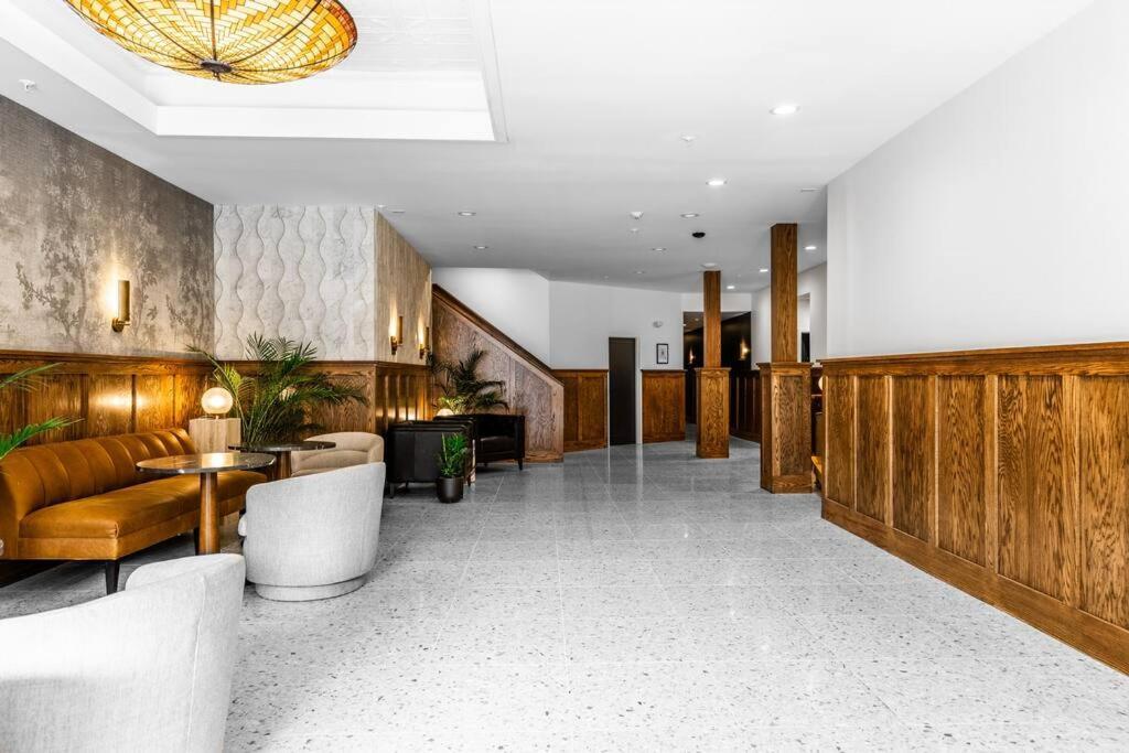 King Bed, The Phenix Historic Hotel, Spacious, Room # 406 Bangor Zewnętrze zdjęcie